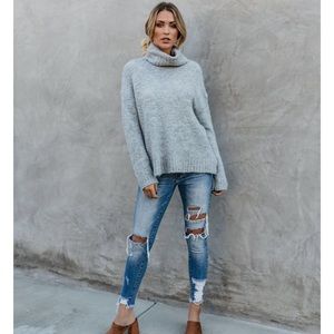 NWOT- Vici Collection Heather Gray Henry Sweater